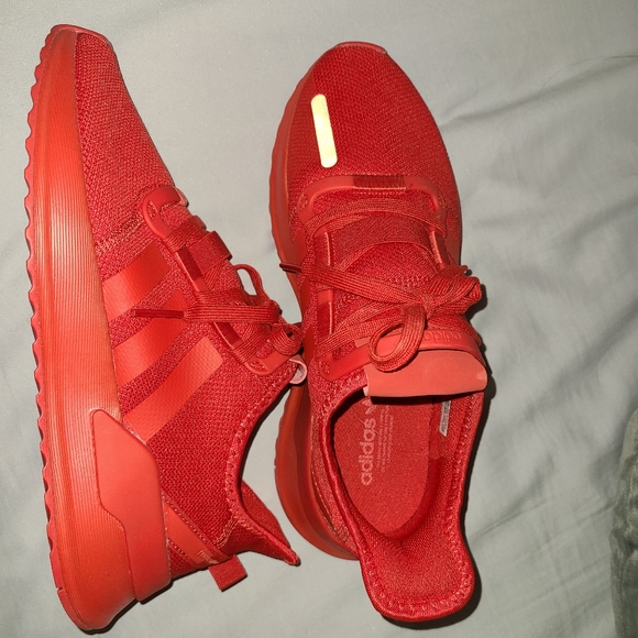 Adidas - Picture 2 of 3